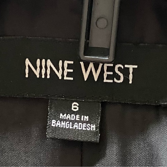 Nine West Blazer. Size 6. Excellent condition. Nonsmoking home. - Picture 7 of 7